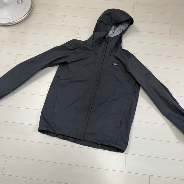 파타고니아 토렌쉘 M  사이즈 스몰더블루  상태 8.8/10  사진찍고 