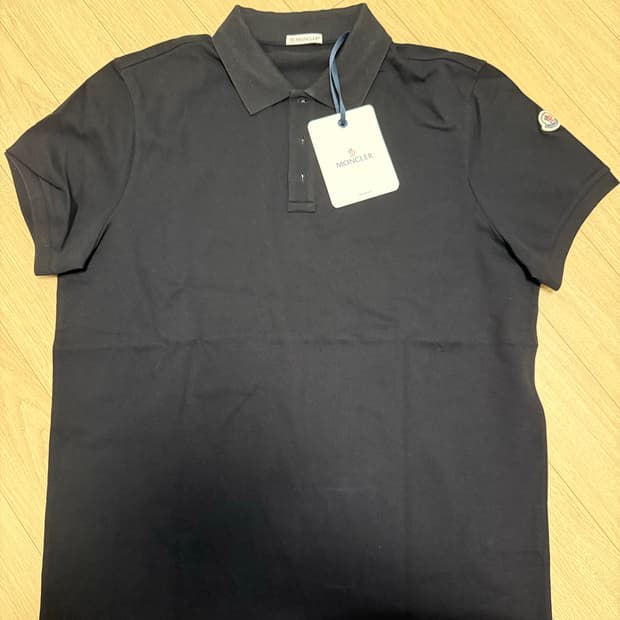 몽클레르 반팔 카라티 새제품