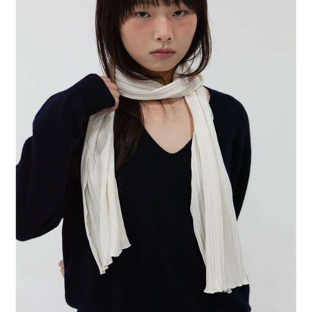 지지 플리츠 롱 스카프