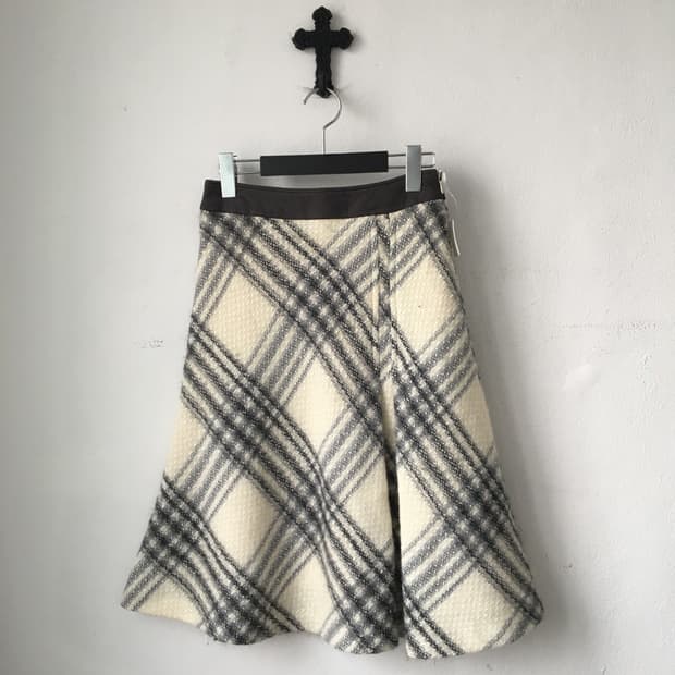 Kumikyoku woolen skirt