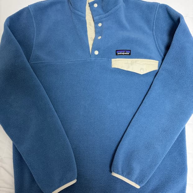파타고니아 라이트웨이트 신칠라 스틸 블루 M 판매합니다.
