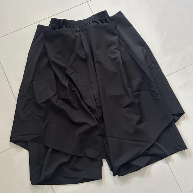 CAPE BAGGY TROUSERS 레이어드 케이프 바지