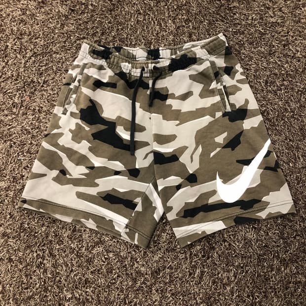 XL 나이키 빅스우시 카모 반바지