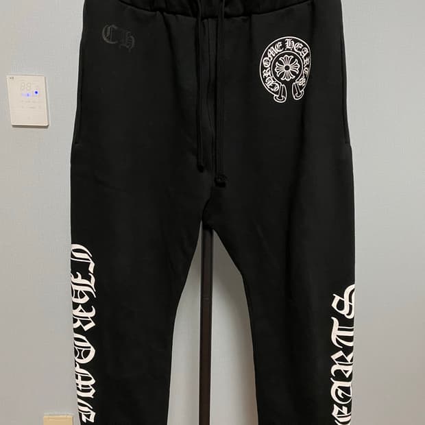 [M] 크롬하츠 홀스슈 로고 백 포켓 스웨트팬츠 블랙
