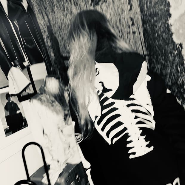 밴슨 오버핏 풀 아트워크 본 후드집업