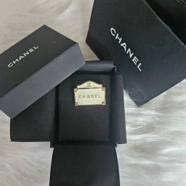 빈티지샤넬 브로치 스퀘어 미사용제품