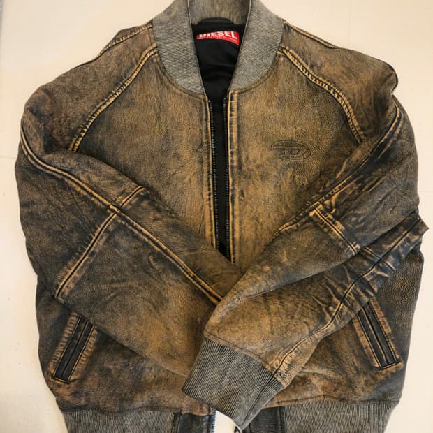 디젤 L-콥-펨 밤버 자켓 인 디스트레스드 레더 브라운