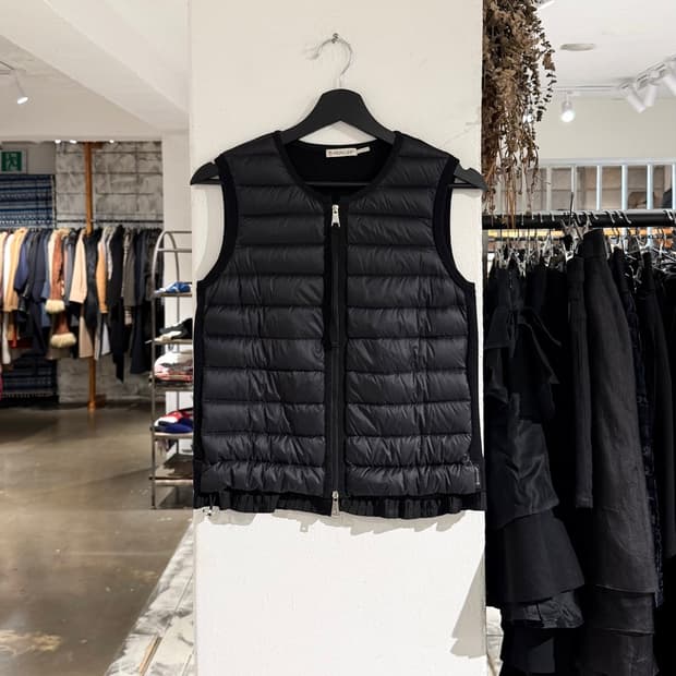 몽클레어 블랙 구스 다운 니트 베스트