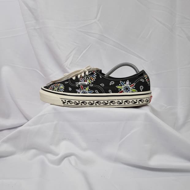 275 반스 어센틱 44 DX 애너하임 팩토리 페이즐리 블랙