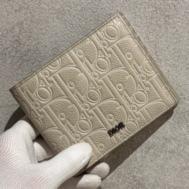 A+ OS사이즈 디올 그래비티 반지갑 화이트