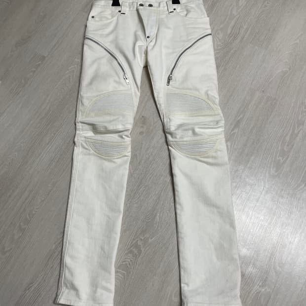 아이시토 화이트 바이커 진