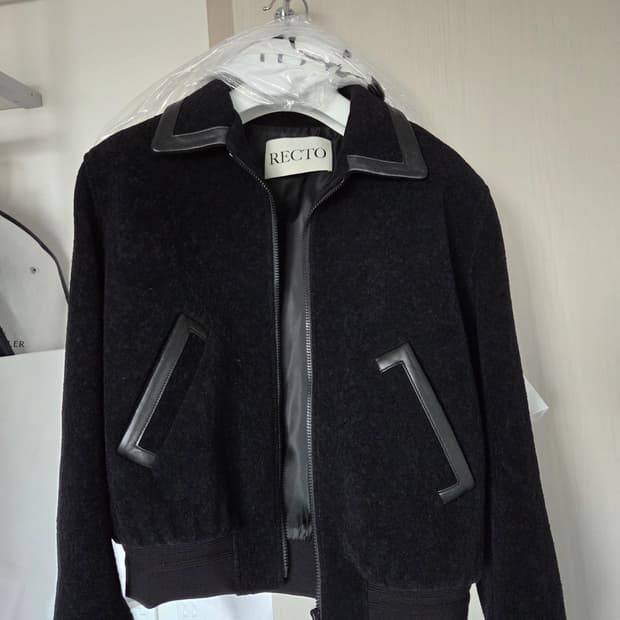 렉토 콘트라스트 봄버 자켓 M사이즈 판매합니다.