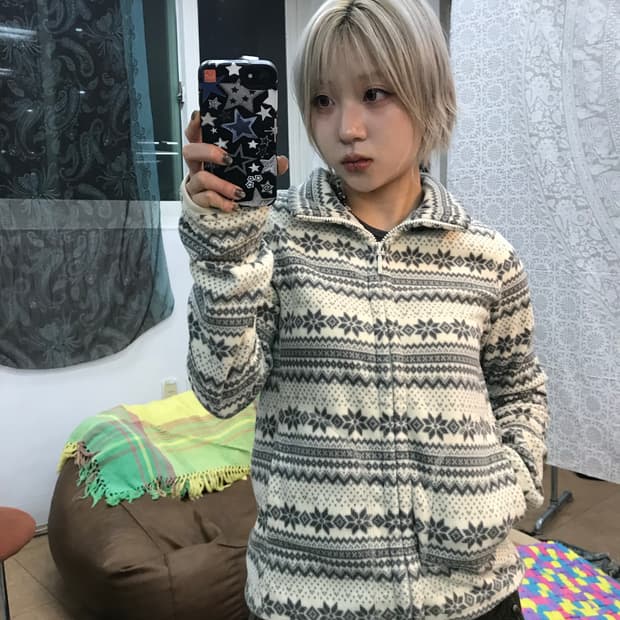 유니클로 에스닉 화이트그레이 후리스