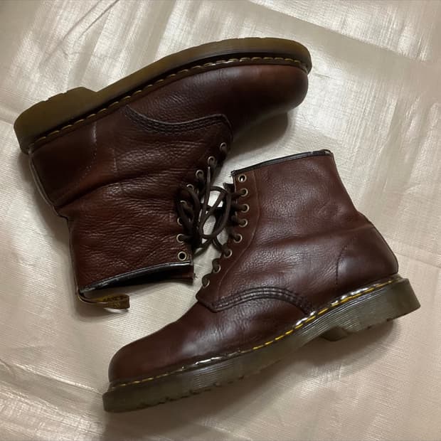 'DR. MARTENS 8 HOLE WALKER BROWN