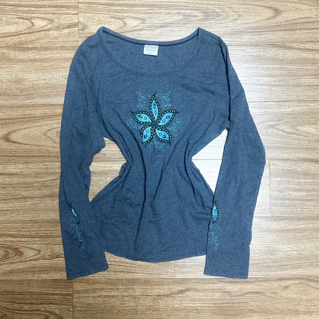 빈티지 차콜 로고 긴팔 티셔츠 오네갸루 로걀 라떼 코이세이오깔 모리걸 