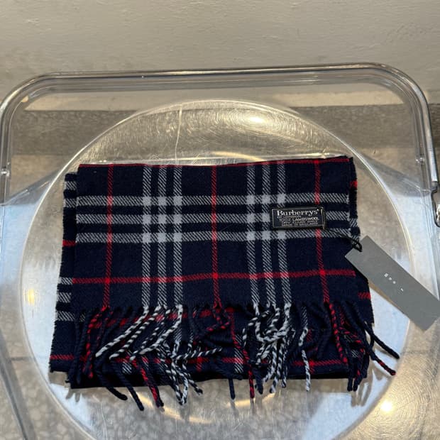 Burberry lamb wool muffler