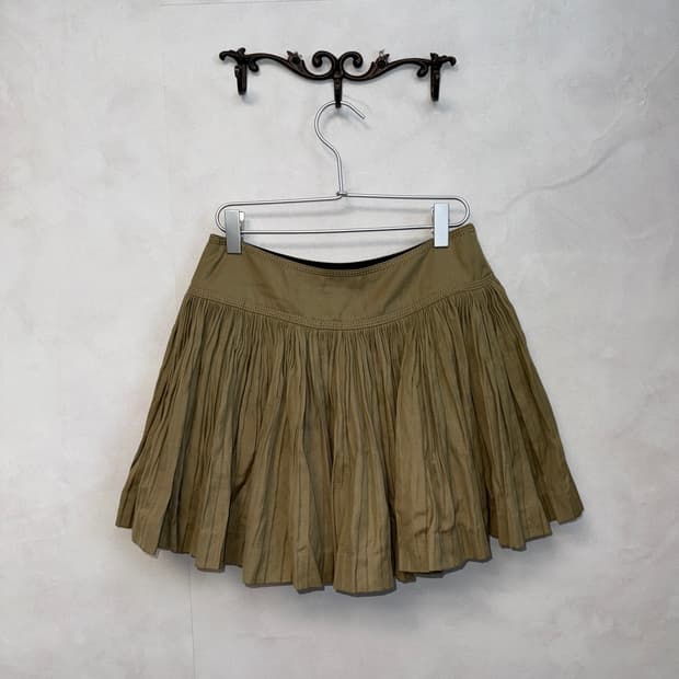 O’2ND beige pleats mini skirt