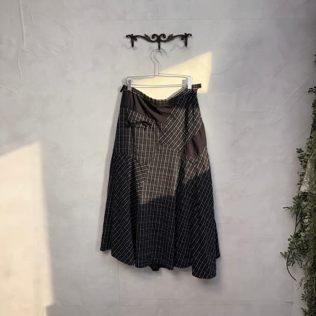 Black unbalanced check patch long skirt