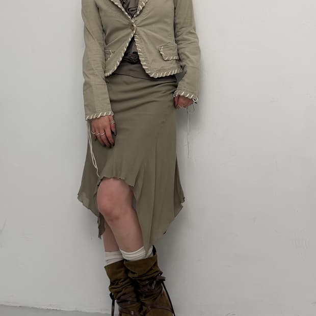 카키 언발 스커트 