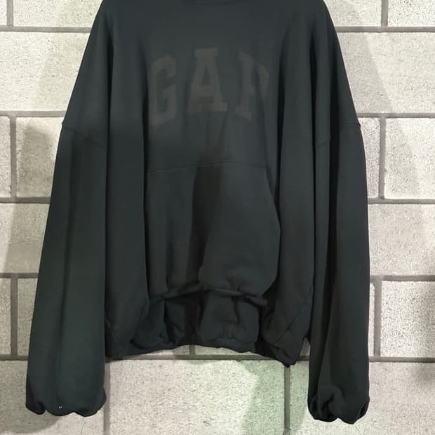 이지 갭 엔지니어드 바이 발렌시아가 후드