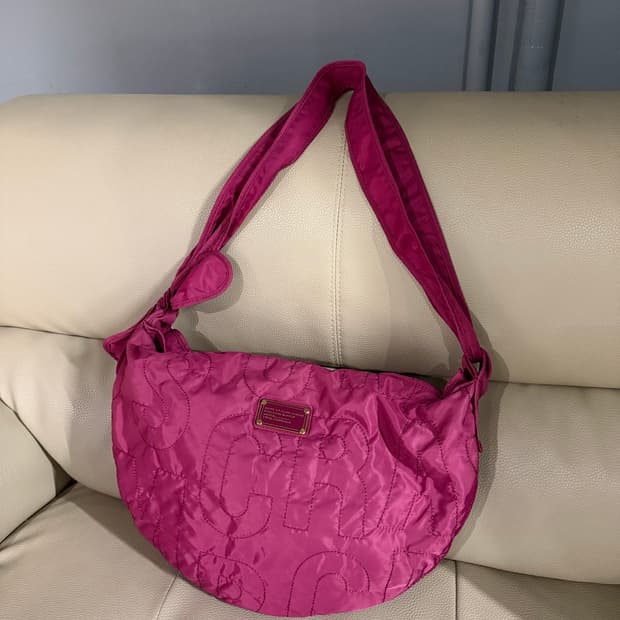 Marc Jacobs quilting detail cross bag