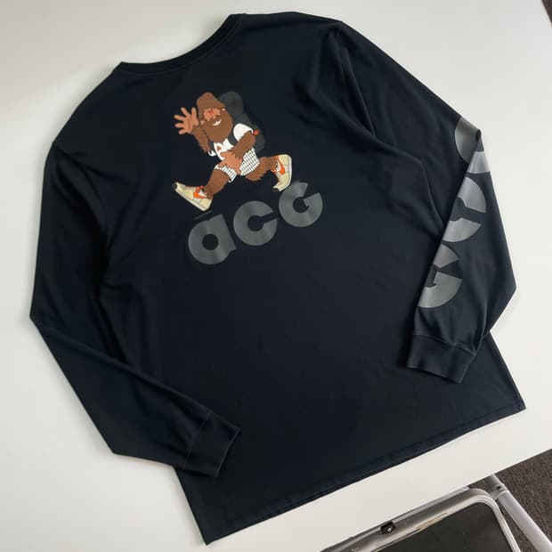 Nike  나이키 acg 빅로고 롱 슬리브