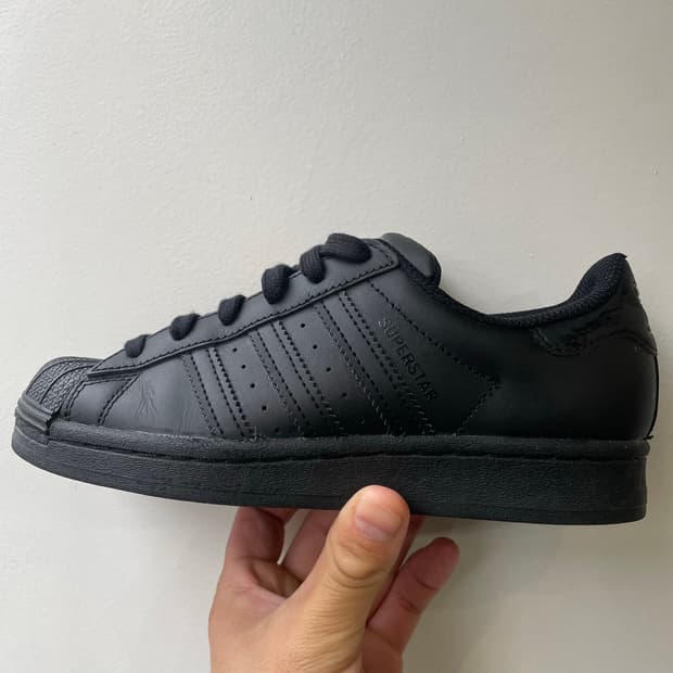 아디다스 슈퍼스타 트리플 블랙 220