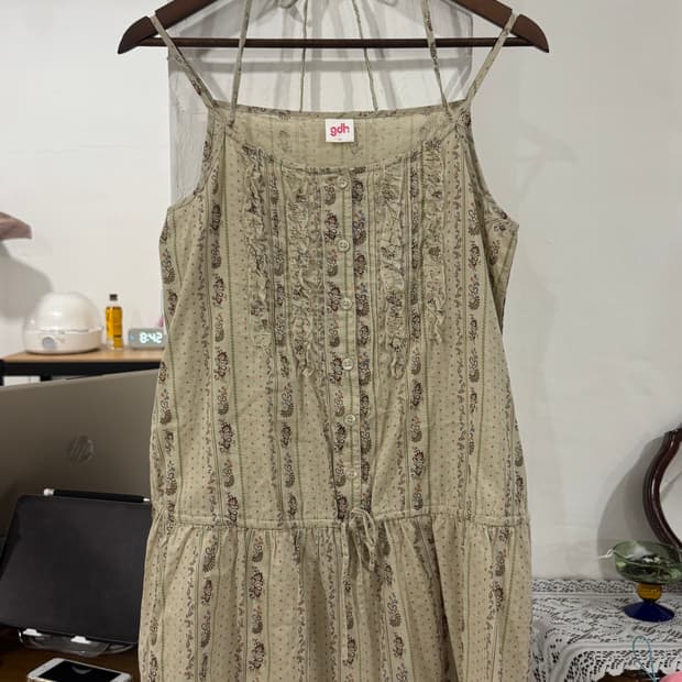 VINTAGE DRESS