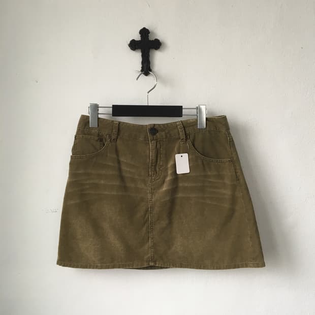 Washing mini skirt