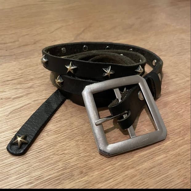 솔로이스트 15aw 스타 벨트 구합니다 색상 상관 없어요
