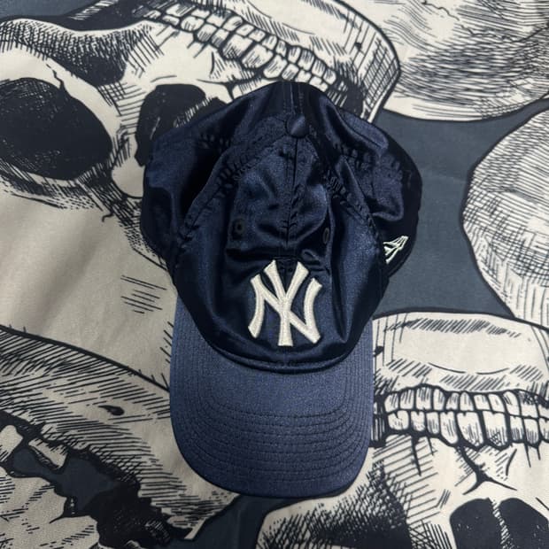 mlb 엠엘비 뉴욕 양키스 유광 볼캡 
