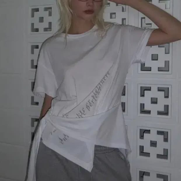 렌세 Graphic Diagonal Slit Wrap T-Shirt