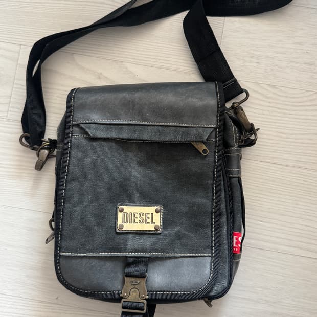 디젤 disel 빈티지 버클 크로스백