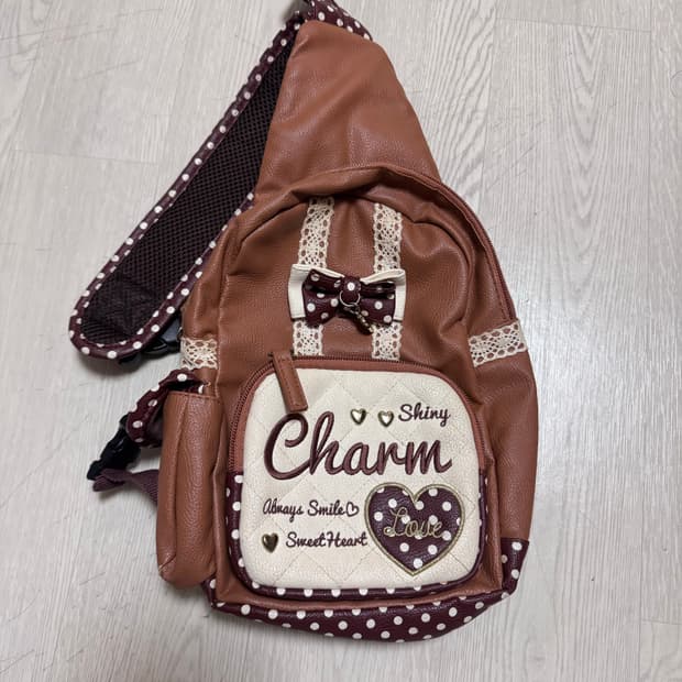 급전) 모리걸 모리가방 모리백 charm 라떼갸루 브라운 슬링백