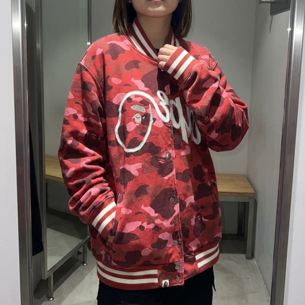 베이프 레드 1st 카모 바시티 자켓