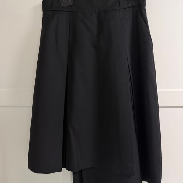 마리떼프랑소와저버 미디 언발 플리츠 스커트