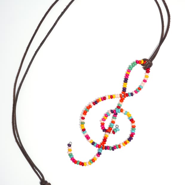 ＣＯＬＯＲ　ＧＬＩＴＣＨ　ＮＥＣＫＬＡＣＥ