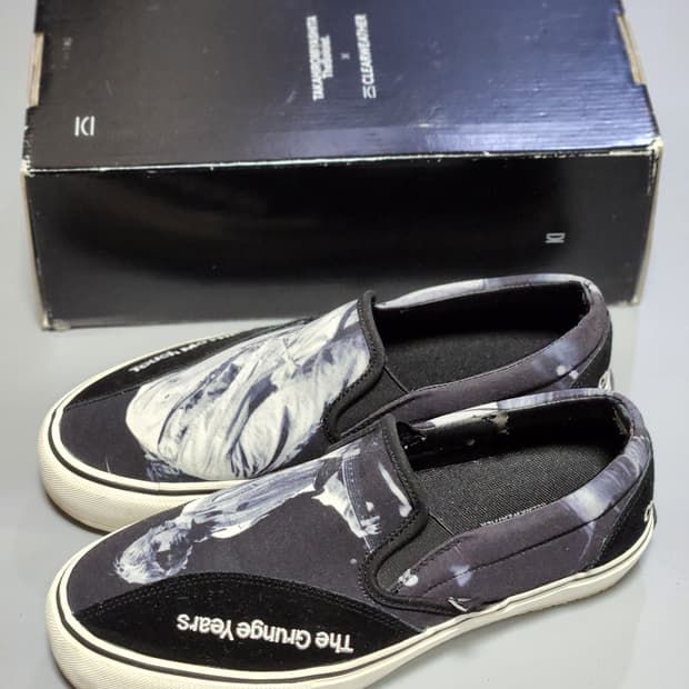 타카히로미야시타 더솔로이스트 커트코베인 슬립온