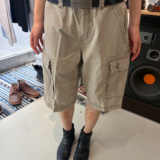 31) Levi’s 립스탑 카고 하프팬츠