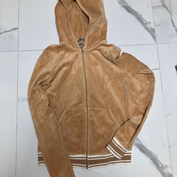 Y2K 쥬시꾸뛰르 벨루어 후드집업 캬라멜 tan