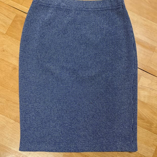 ST.JOHN COLLECTION 센존 미디 스커트(8 사이즈)