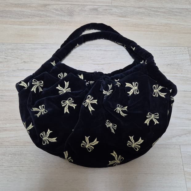 빈티지 블랙 벨벳 가방 토트백