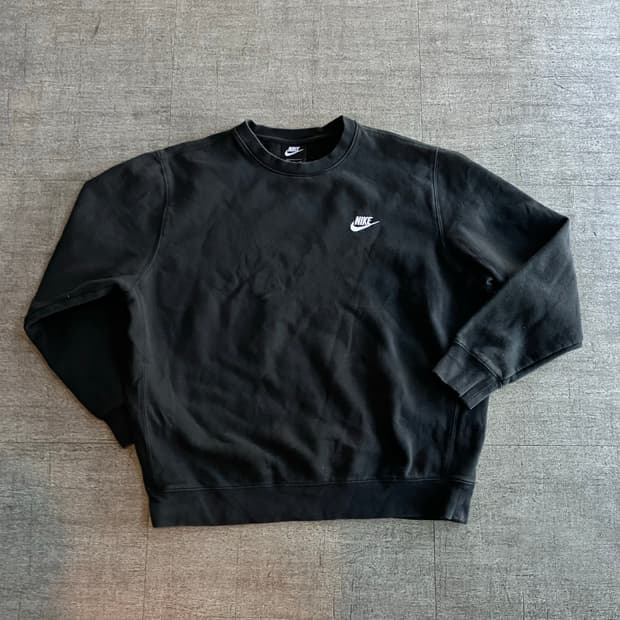 Nike 나이키 올드스쿨스트릿 가슴로고 스웻셔츠맨투맨