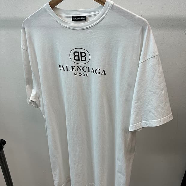 100-105) 발렌시아가 20ss 로고 반팔티 
