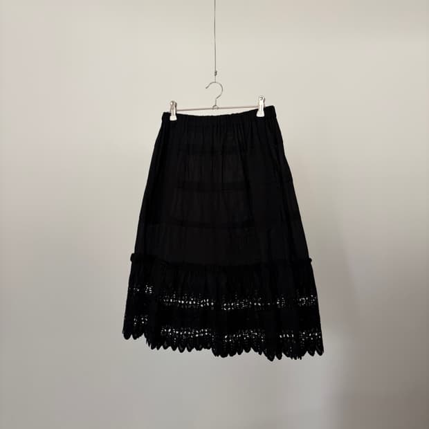 Layer Punching Lace Skirt