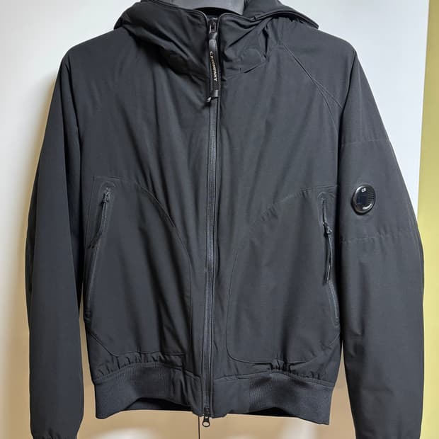 CP컴퍼니 23fw 프리마로프트 패딩자켓