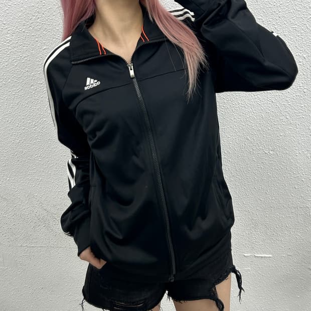 아디다스 퍼포먼스 에센셜 블랙 트랙탑 100