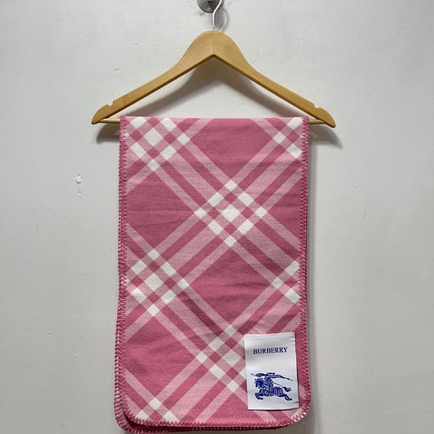 버버리 체크 핑크 머플러 새상품 