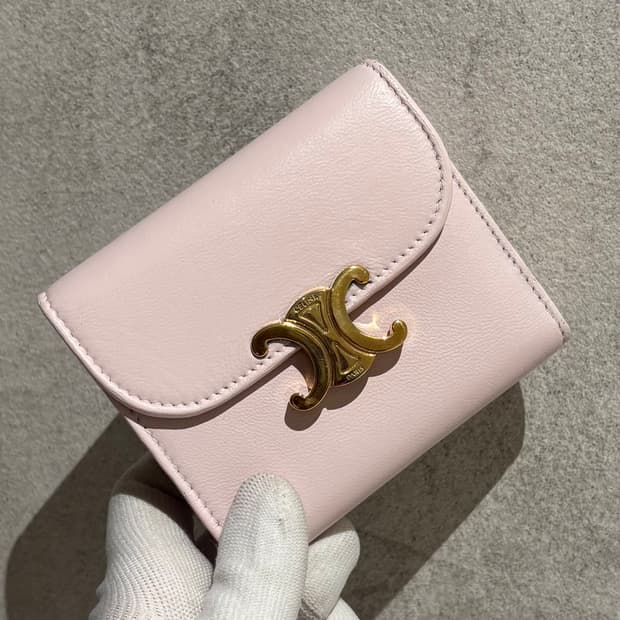 A+ OS사이즈 셀린느 트리옹프 금장 반지갑 연핑크