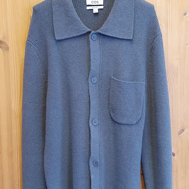 100.COS 부클레 가디건